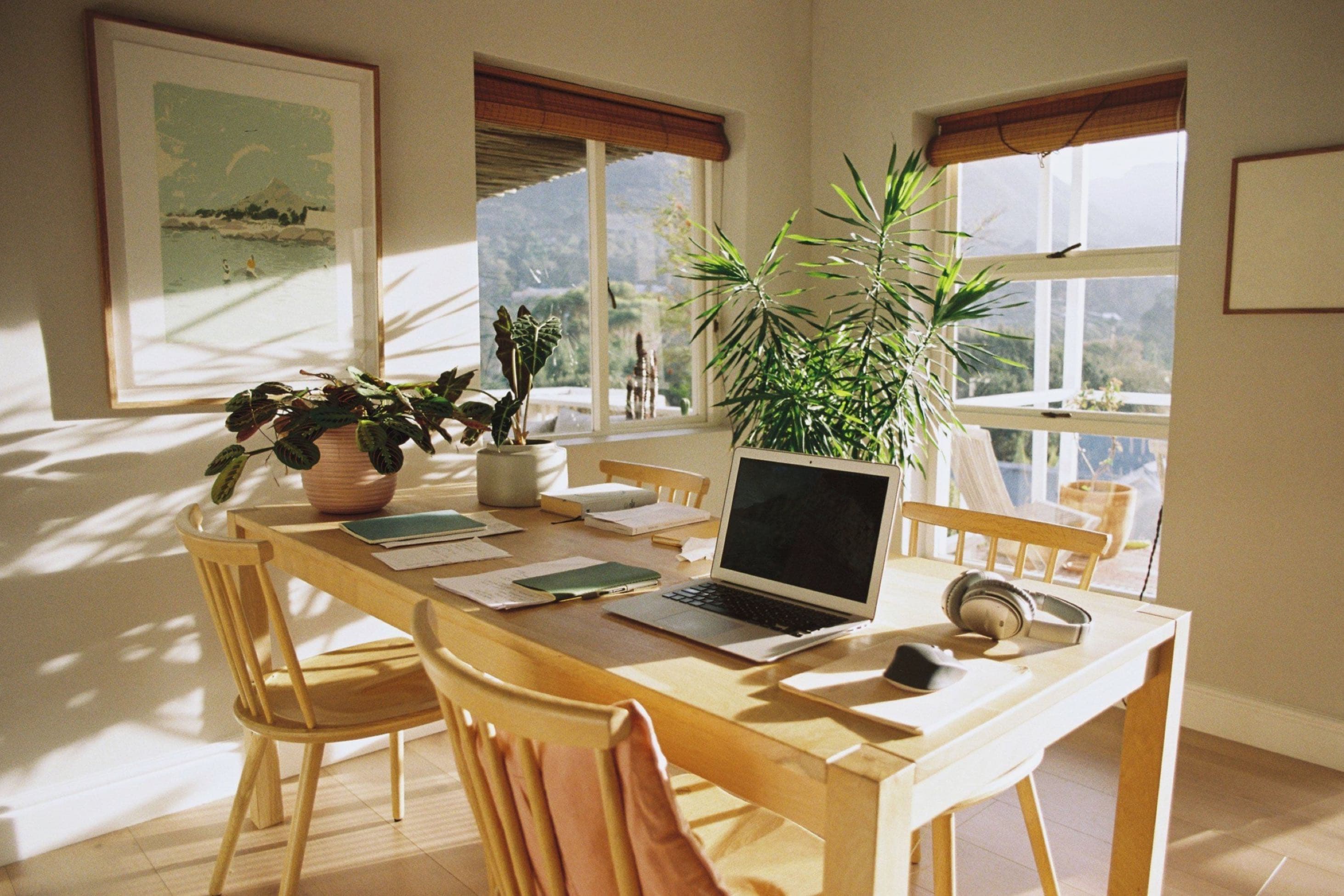Furnished rental-ready dining and living space